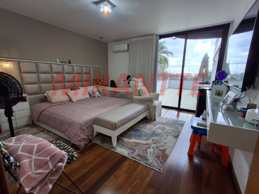 Sobrado de 418m² com 4 quartos em Jardim São Bento