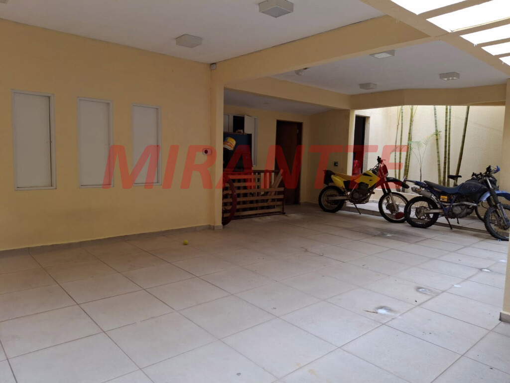 Sobrado de 418m² com 4 quartos em Jardim São Bento
