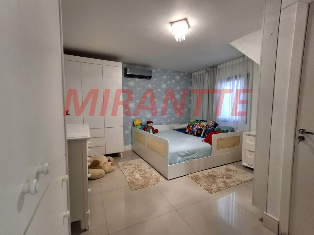 Sobrado de 418m² com 4 quartos em Jardim São Bento