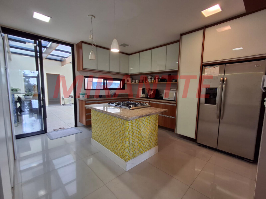 Sobrado de 418m² com 4 quartos em Jardim São Bento