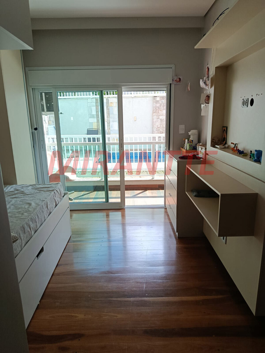 Sobrado de 2021m² em Serra Da Cantareira
