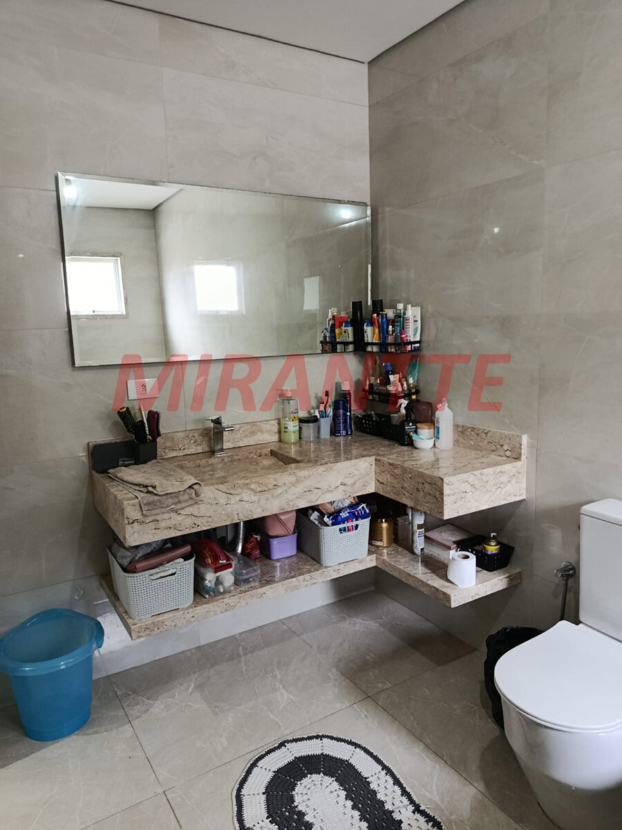 Sobrado de 2021m² em Serra Da Cantareira