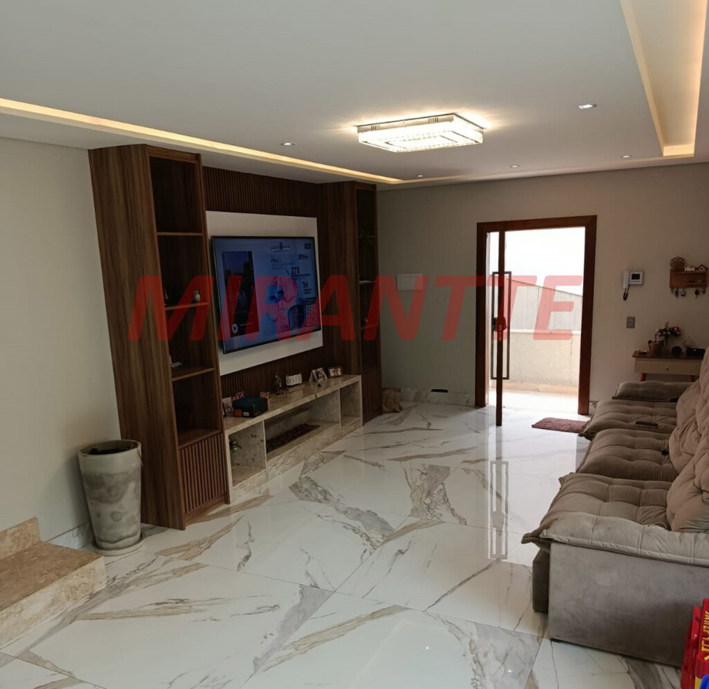 Sobrado de 2021m² em Serra Da Cantareira