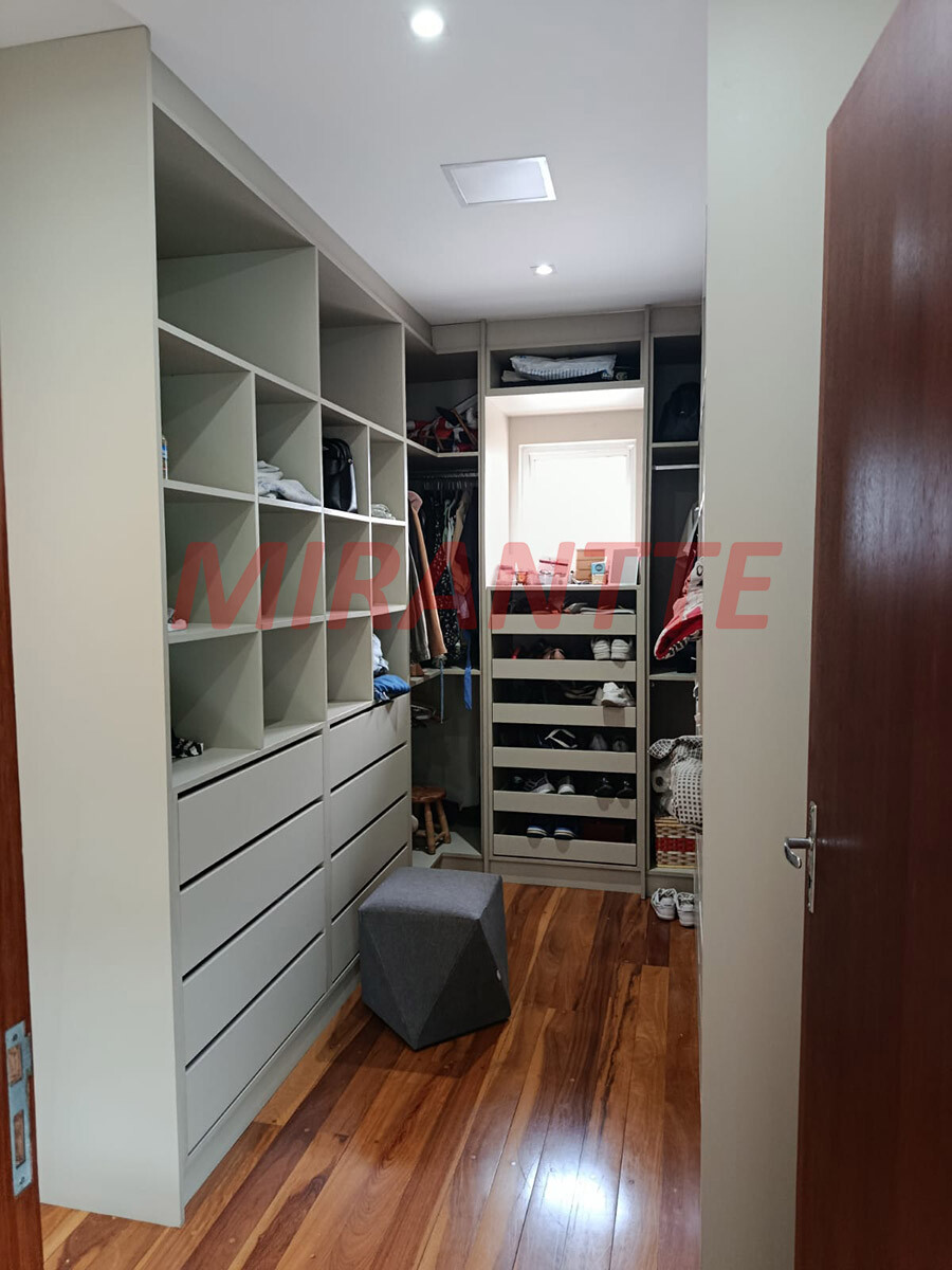 Sobrado de 2021m² em Serra Da Cantareira