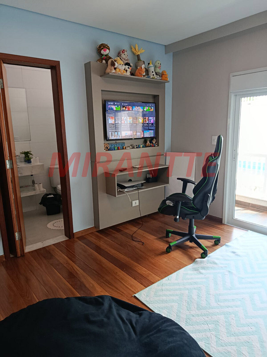 Sobrado de 2021m² em Serra Da Cantareira