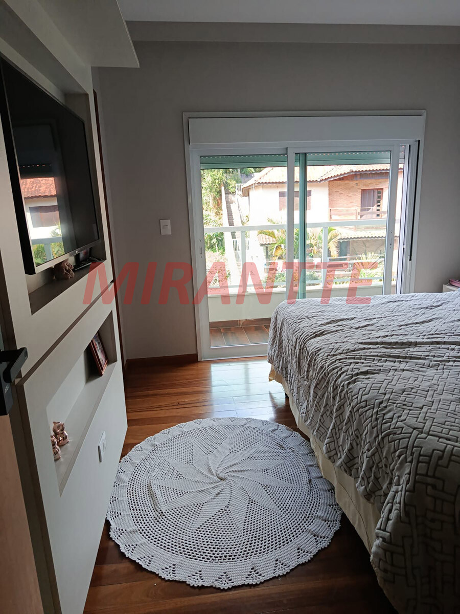Sobrado de 2021m² em Serra Da Cantareira