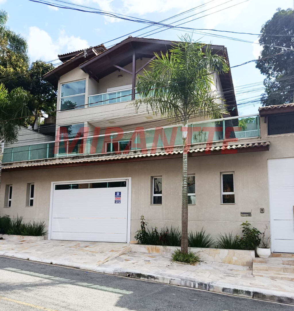 Sobrado de 2021m² em Serra Da Cantareira