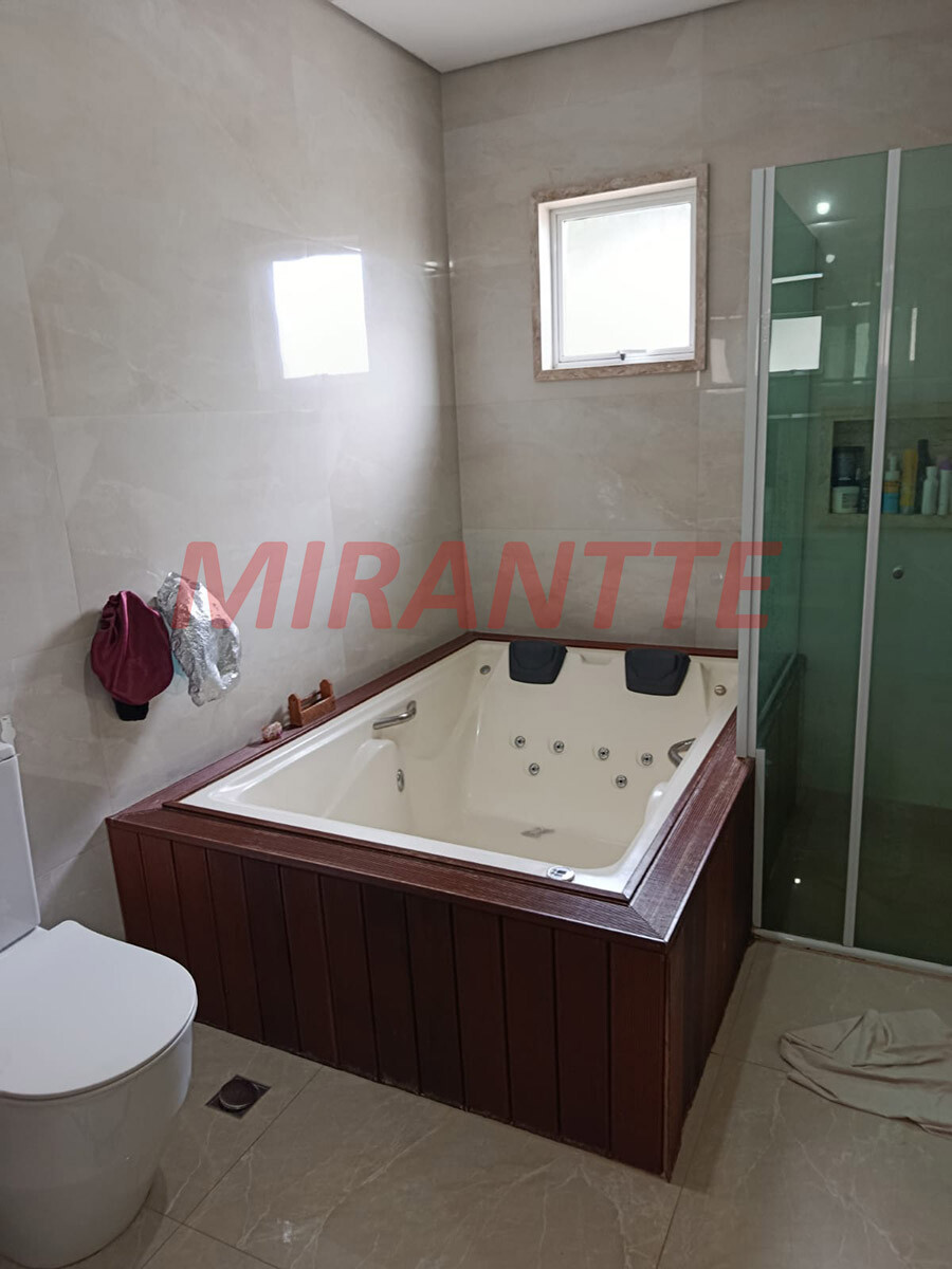 Sobrado de 2021m² em Serra Da Cantareira