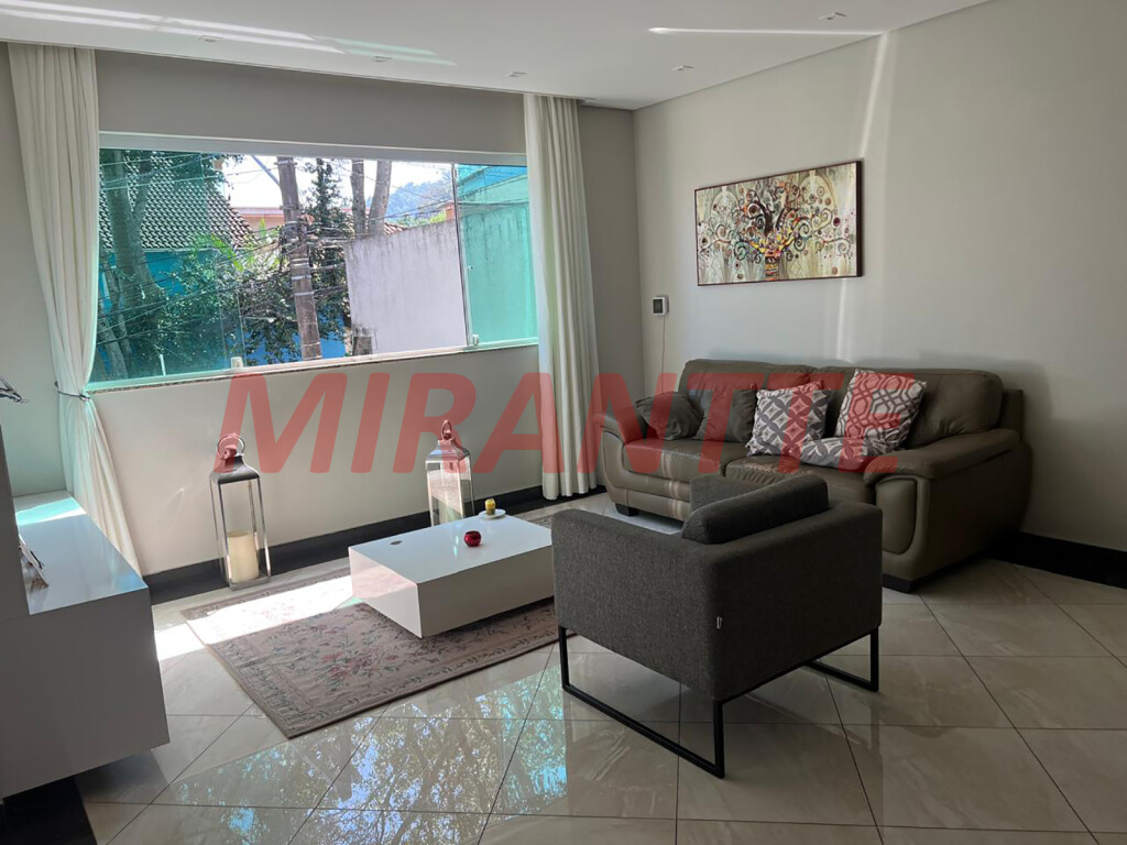 Sobrado de 220m² com 3 quartos em Tremembe