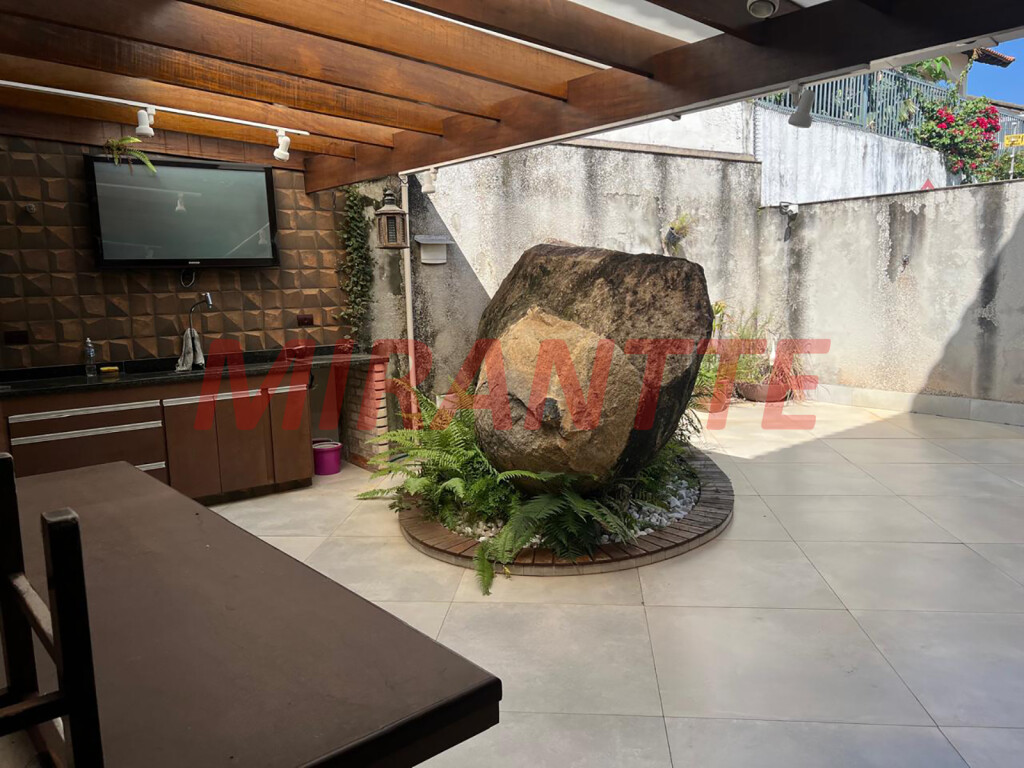 Sobrado de 220m² com 3 quartos em Tremembe