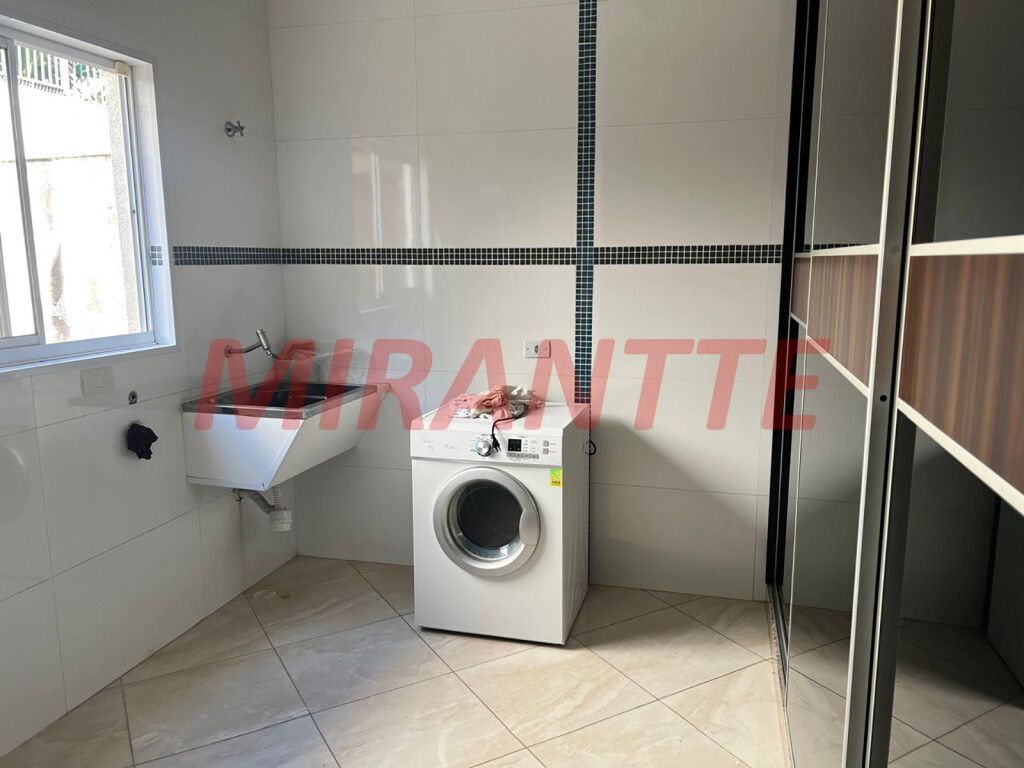 Sobrado de 220m² com 3 quartos em Tremembe