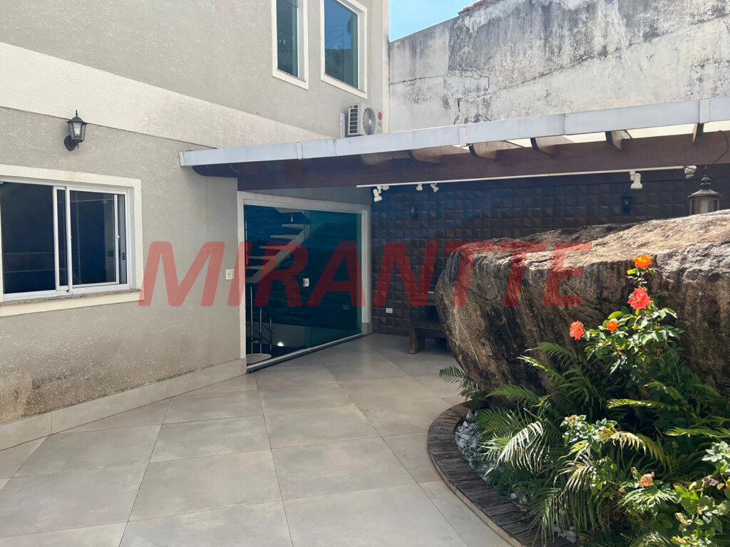Sobrado de 220m² com 3 quartos em Tremembe