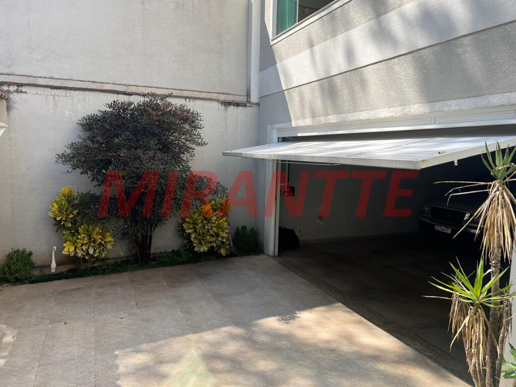 Sobrado de 220m² com 3 quartos em Tremembe