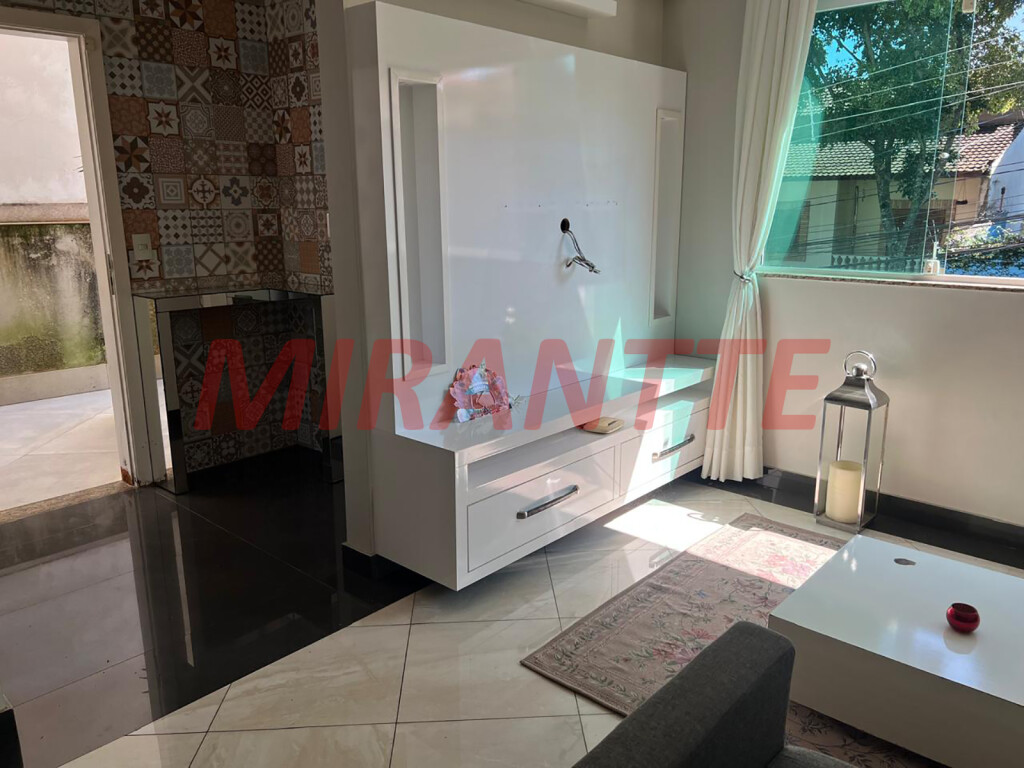 Sobrado de 220m² com 3 quartos em Tremembe