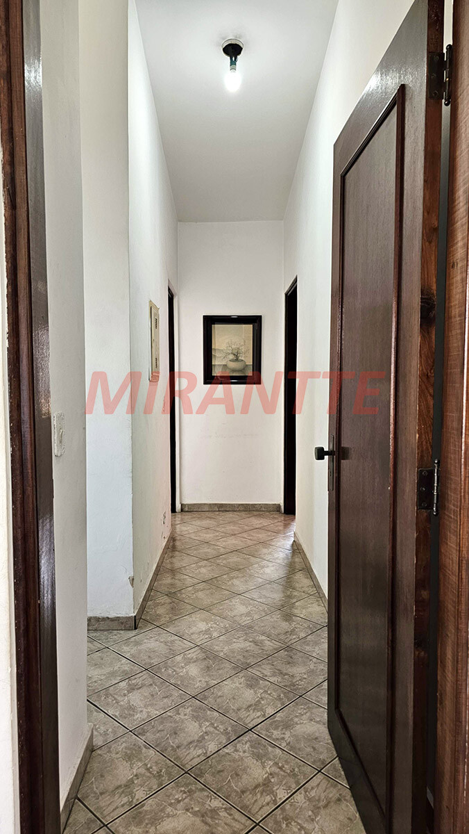 Sobrado de 425m² com 5 quartos em Água Fria