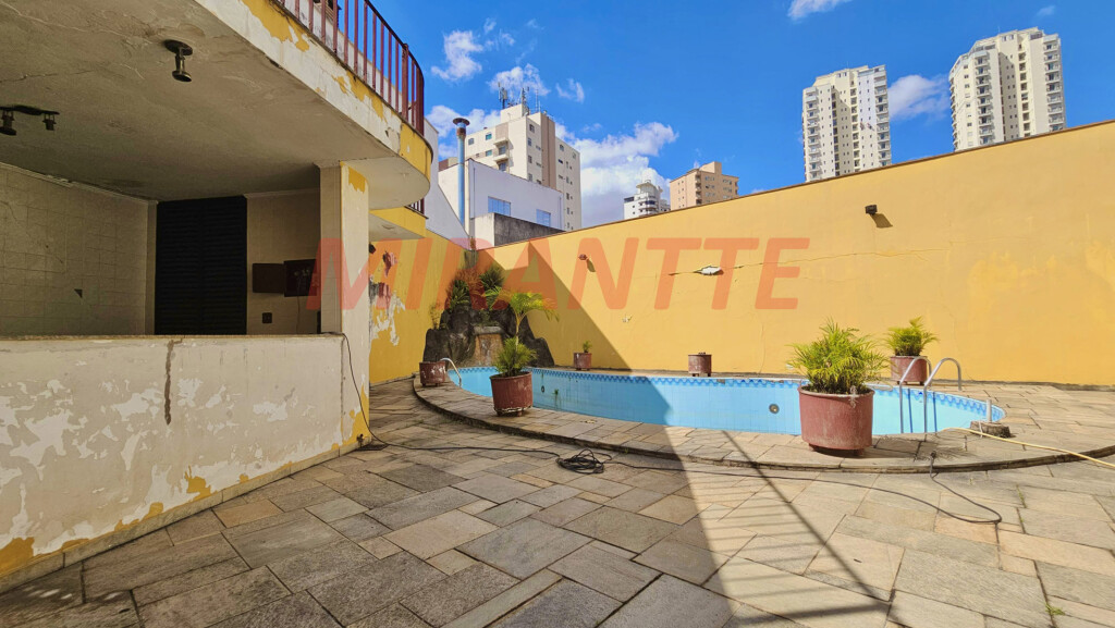 Sobrado de 425m² com 5 quartos em Água Fria