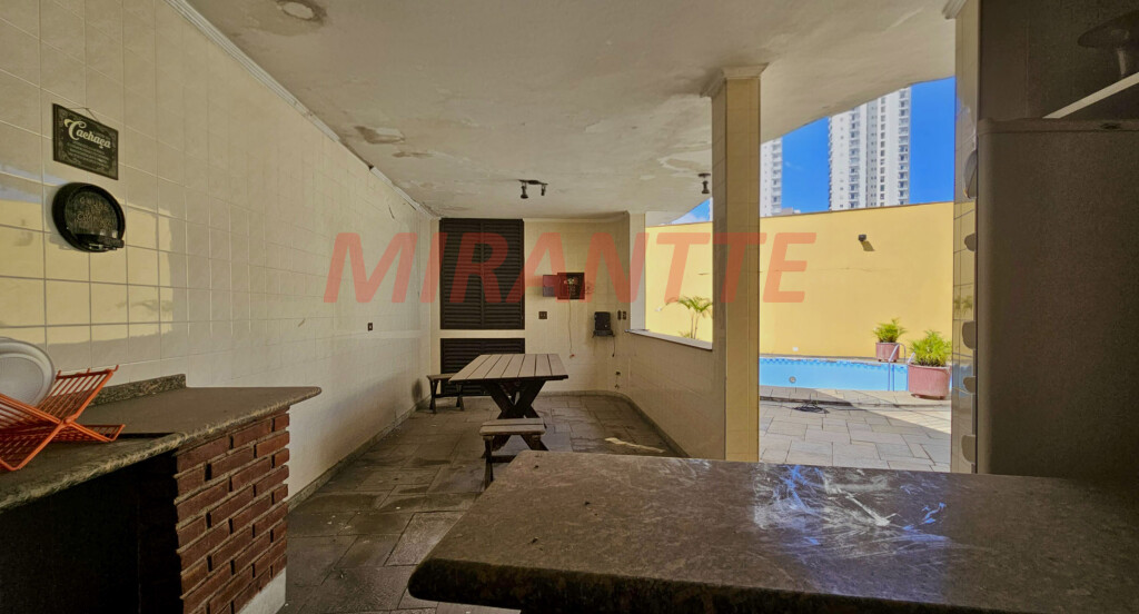 Sobrado de 425m² com 5 quartos em Água Fria