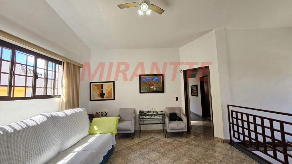 Sobrado de 425m² com 5 quartos em Água Fria