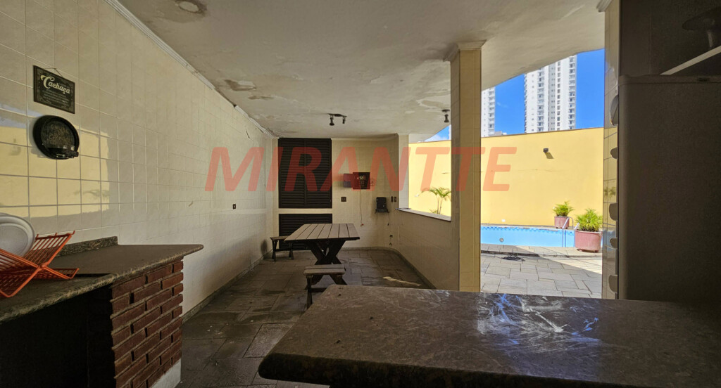 Sobrado de 425m² com 5 quartos em Água Fria