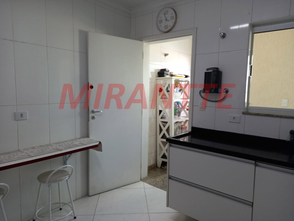 Sobrado de 2010m² com 3 quartos em Vila Constança