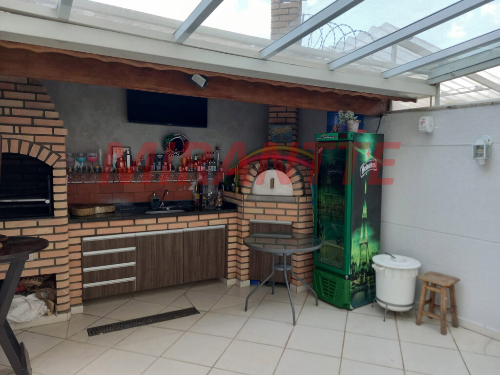 Sobrado de 2010m² com 3 quartos em Vila Constança