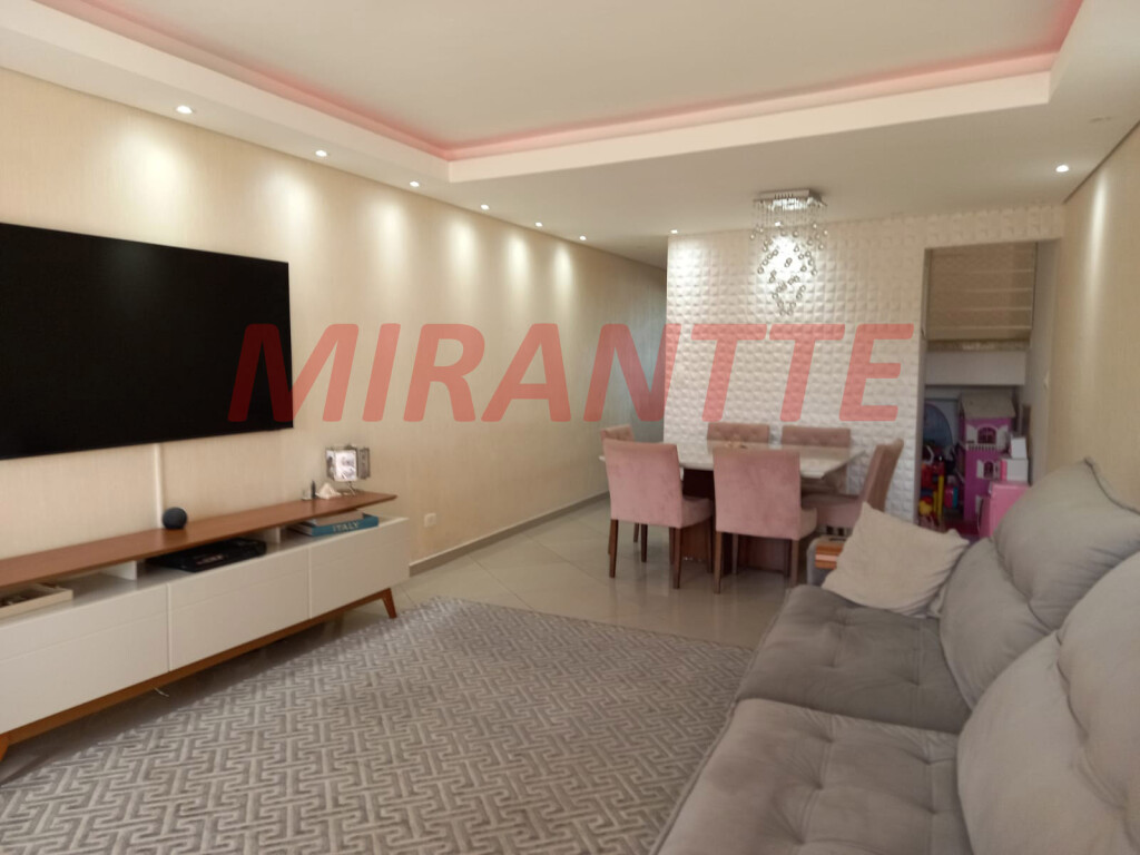 Sobrado de 2010m² com 3 quartos em Vila Constança