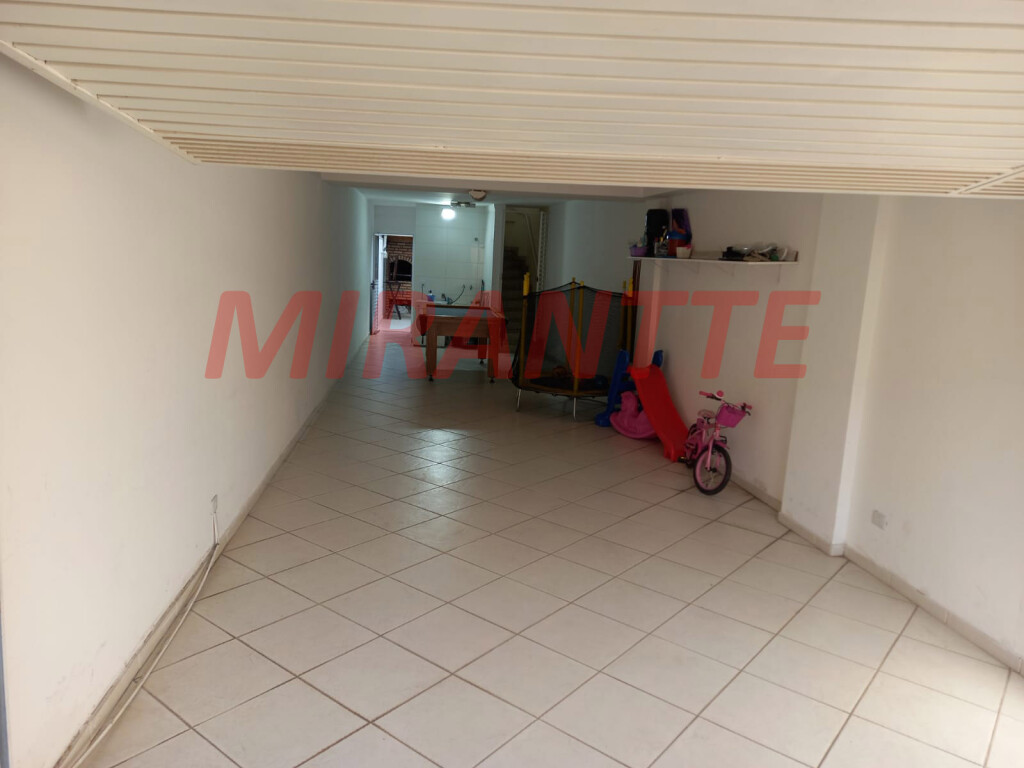 Sobrado de 2010m² com 3 quartos em Vila Constança