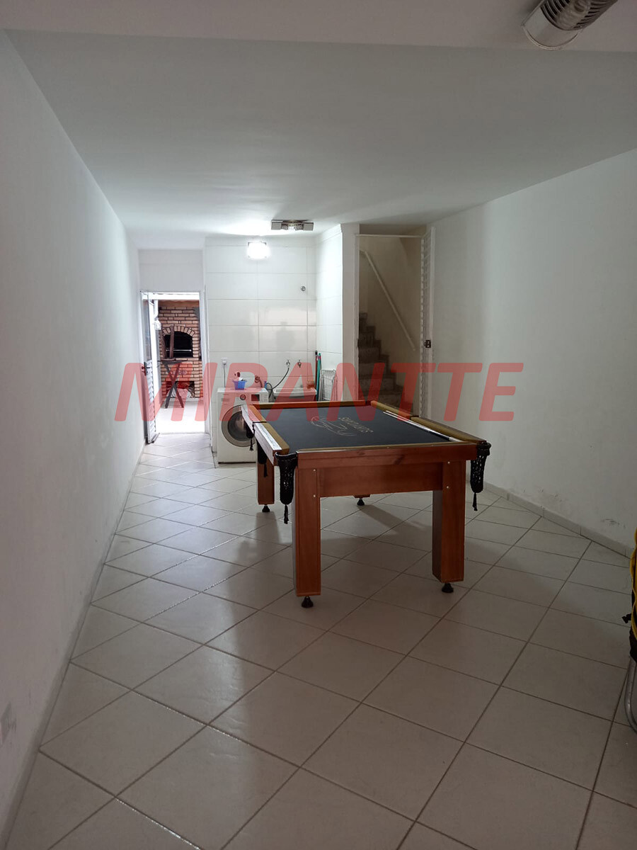 Sobrado de 2010m² com 3 quartos em Vila Constança