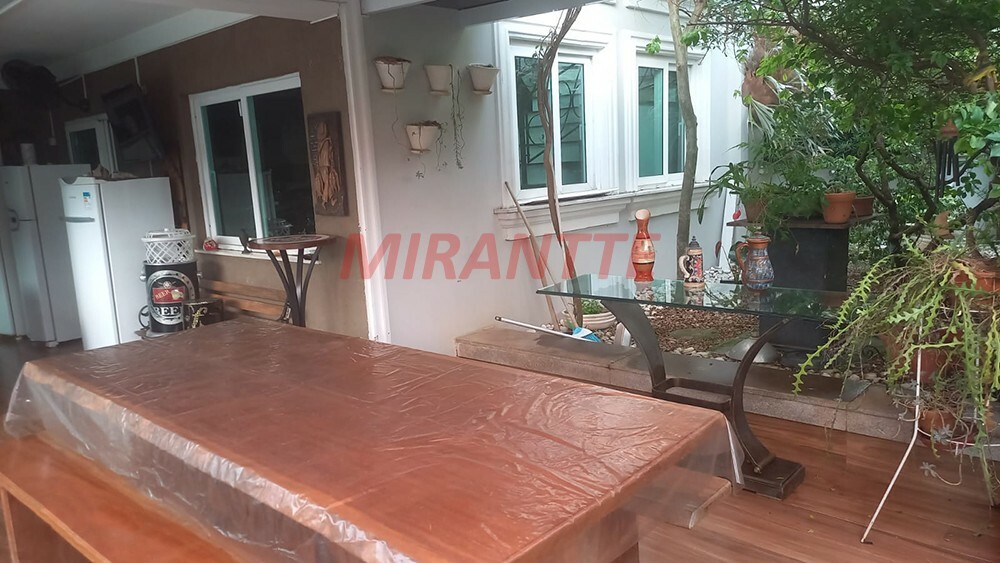 Cond. fechado de 637m² com 3 quartos em Jardim Floresta
