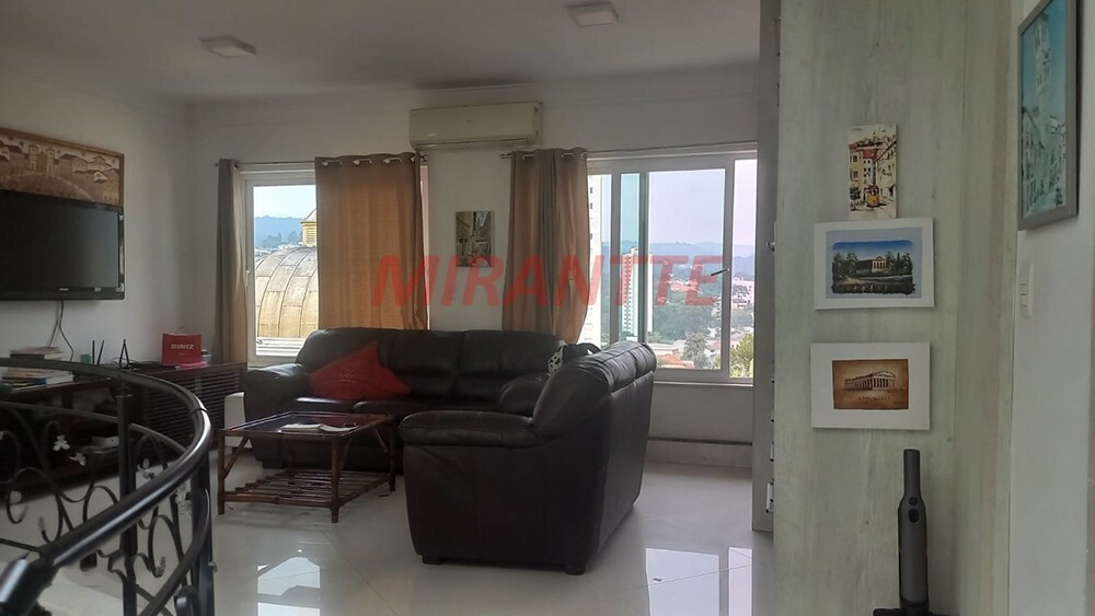 Cond. fechado de 637m² com 3 quartos em Jardim Floresta