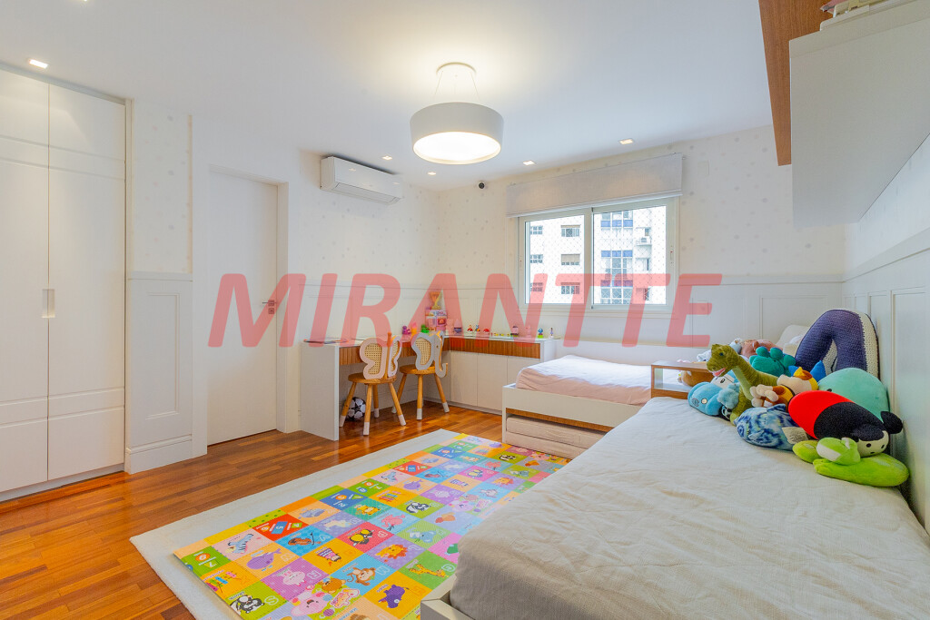Apartamento de 278m² com 4 quartos em Perdizes