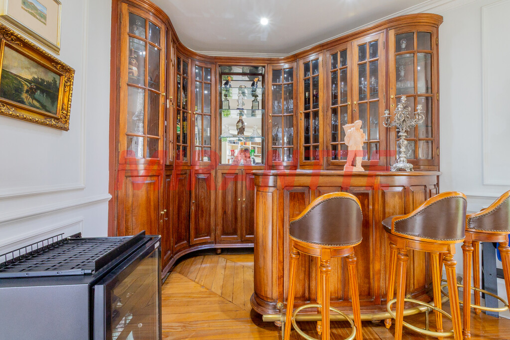 Apartamento de 609m² com 4 quartos em Jardim America
