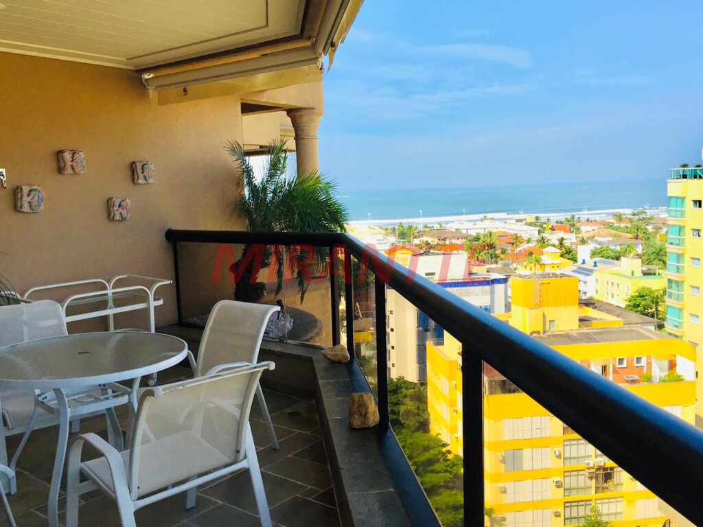 Apartamento de 175m² com 3 quartos em Balneário Guarujá