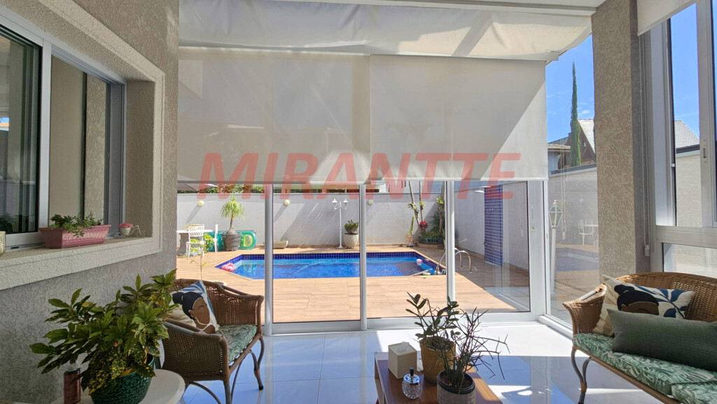 Cond. fechado de 300m² com 4 quartos em Alphaville
