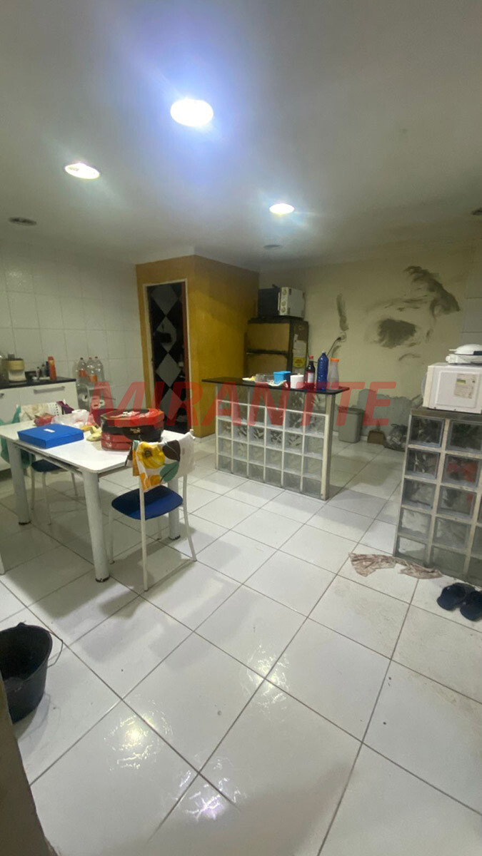 Sobrado de 131m² com 3 quartos em Vila Nivi