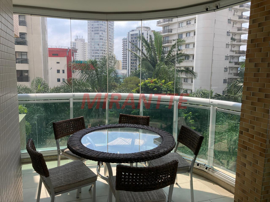 Apartamento de 235m² com 4 quartos em Santana