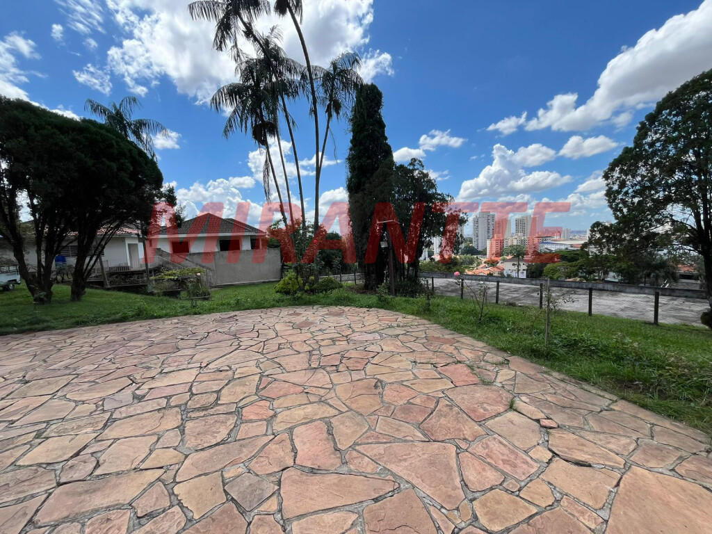 Sobrado com 4 quartos em Barro Branco