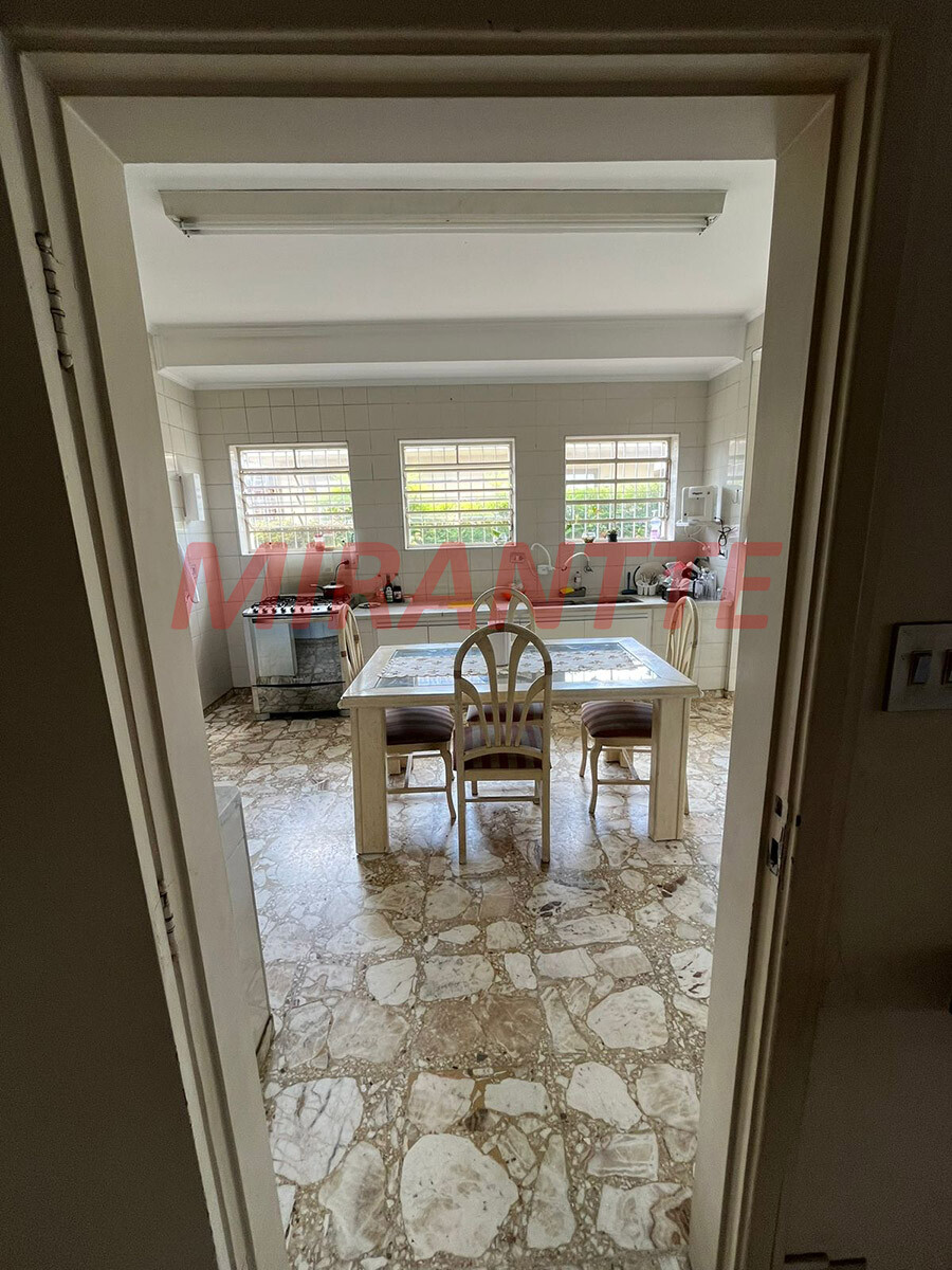 Sobrado com 4 quartos em Barro Branco