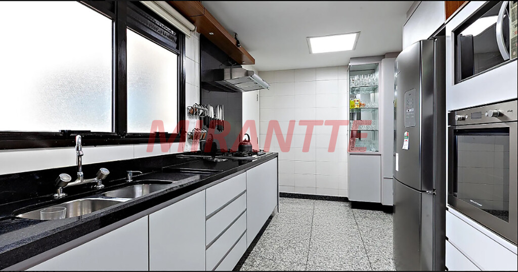 Cobertura duplex de 450m² com 5 quartos em Perdizes