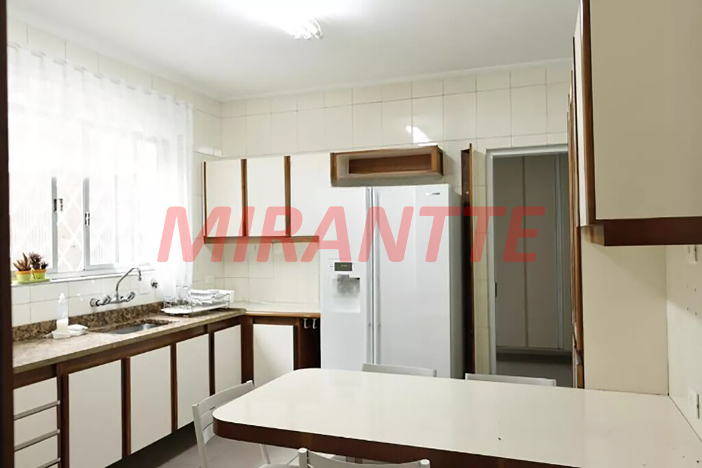 Sobrado de 136m² com 3 quartos em Santana