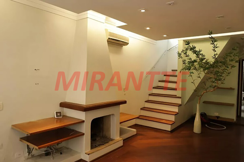 Sobrado de 136m² com 3 quartos em Santana