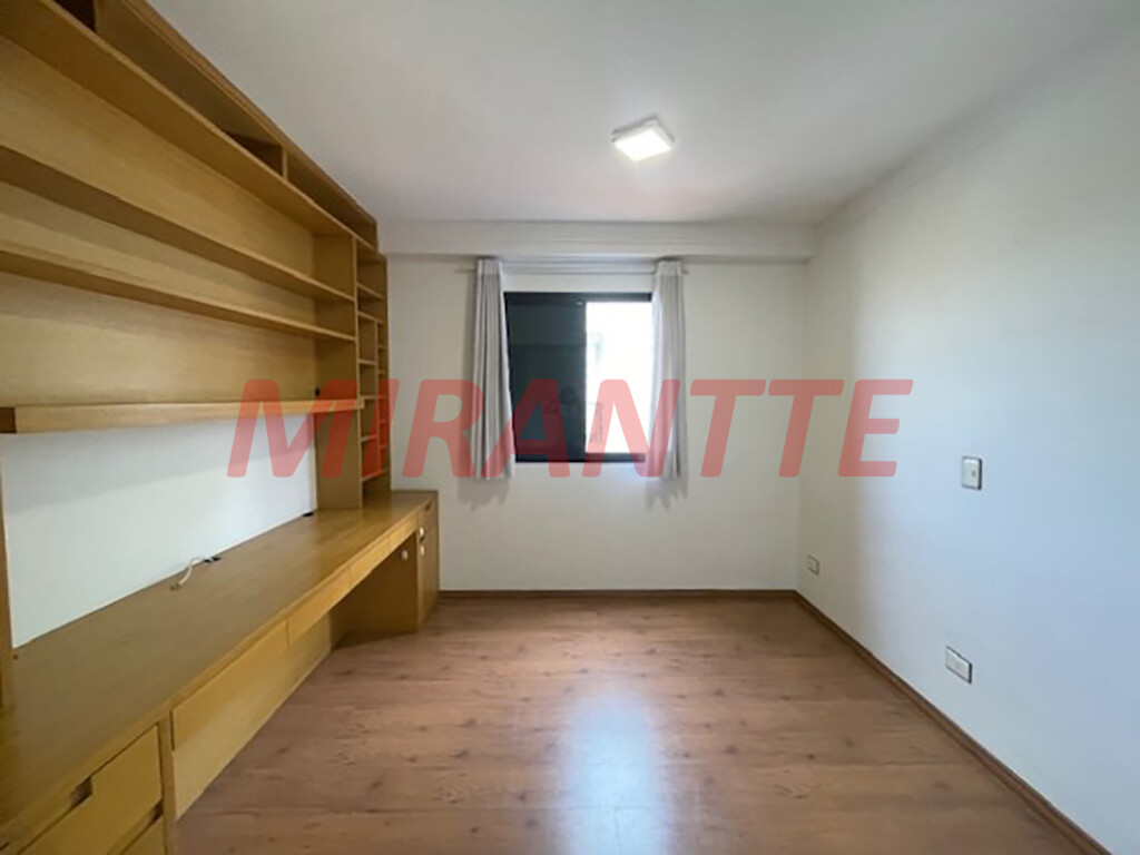 Apartamento de 95m² com 3 quartos em Água Fria