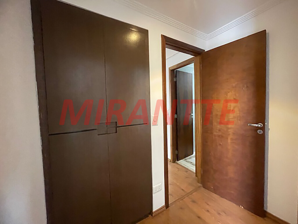 Apartamento de 95m² com 3 quartos em Água Fria