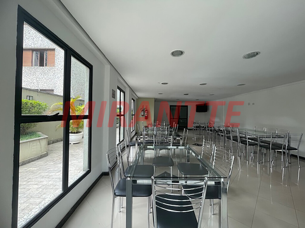 Apartamento de 95m² com 3 quartos em Água Fria