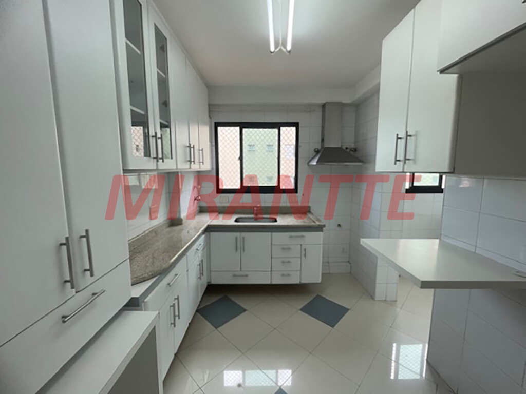 Apartamento de 95m² com 3 quartos em Água Fria