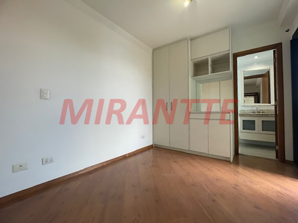 Apartamento de 95m² com 3 quartos em Água Fria