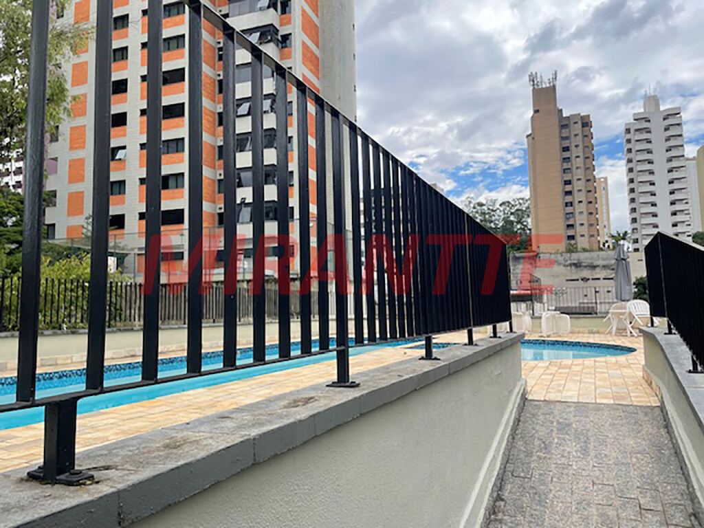 Apartamento de 95m² com 3 quartos em Água Fria