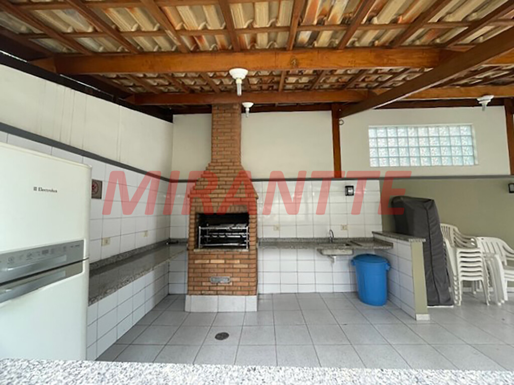 Apartamento de 95m² com 3 quartos em Água Fria