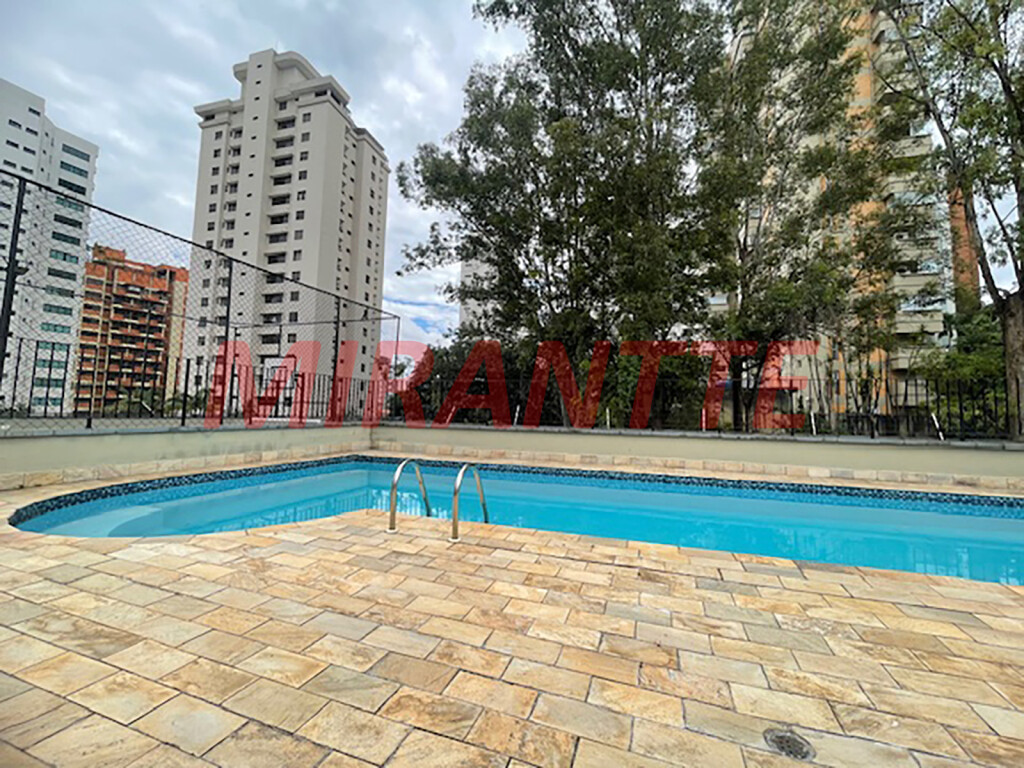 Apartamento de 95m² com 3 quartos em Água Fria