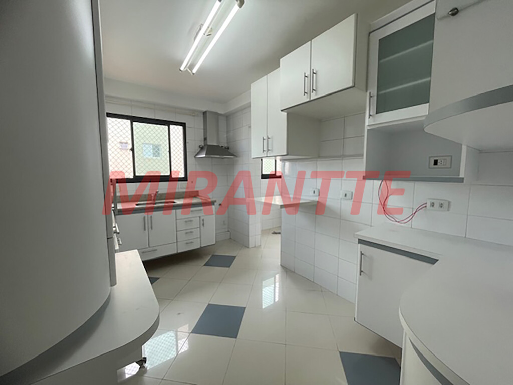 Apartamento de 95m² com 3 quartos em Água Fria